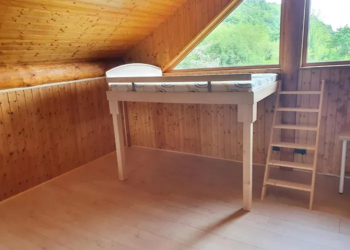 Traumhaftes Blockhaus Am Rhein Dom wakacyjny Kamp-Bornhofen